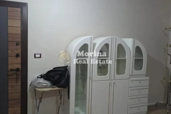 Shtepi me qera Shtepi Private ne Tirane, 2+1, Mobilimi E mobiluar, Pagesa 450  Euro.