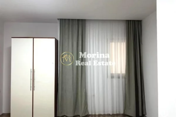 Shtepi me qera Vila Luksoze ne Tirane, 3+1, Mobilimi E mobiluar, Pagesa 700  Euro.