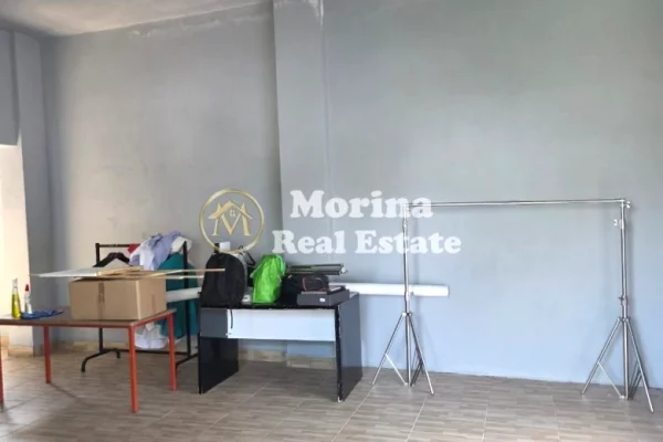 Ambiente Commerciale in Affitto 3+1 a Tirana - 400 Euro
