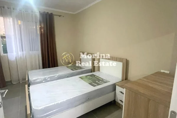 Shtepi me qera Shtepi Private ne Tirane, 1+1, Mobilimi E mobiluar, Pagesa 400  Euro.