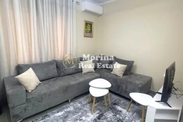 Shtepi me qera Shtepi Private ne Tirane, 1+1, Mobilimi E mobiluar, Pagesa 400  Euro.