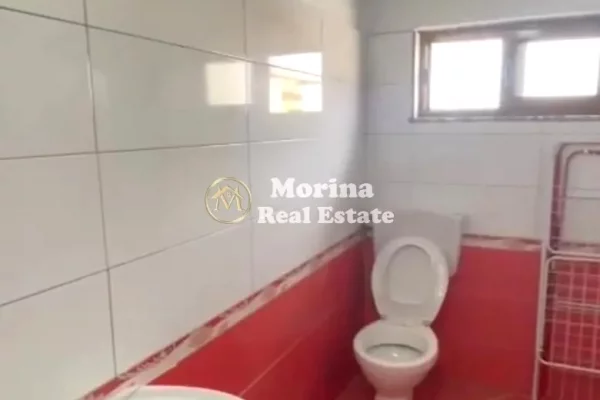 Shtepi me qera Shtepi Private ne Tirane, 2+1, Mobilimi E mobiluar, Pagesa 400  Euro.