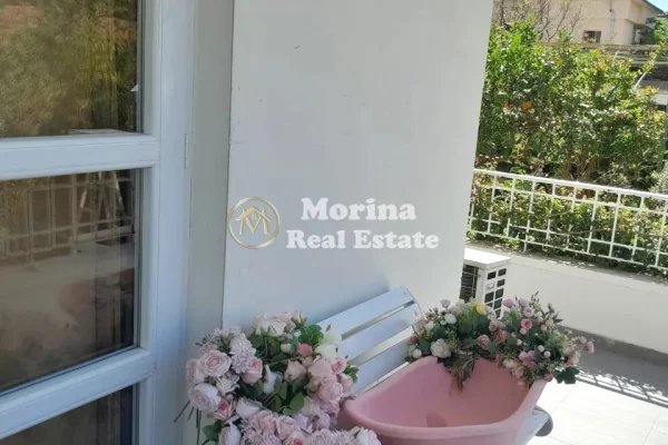 Shtepi me qera Vila Luksoze ne Tirane, 7+1, Mobilimi Pjeserisht e mobiluar, Pagesa 1,500  Euro.