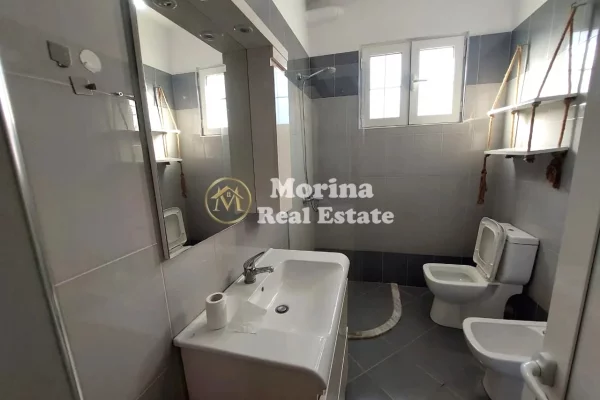 Shtepi me qera Shtepi Private ne Tirane, 1+1, Mobilimi E mobiluar, Pagesa 400  Euro.