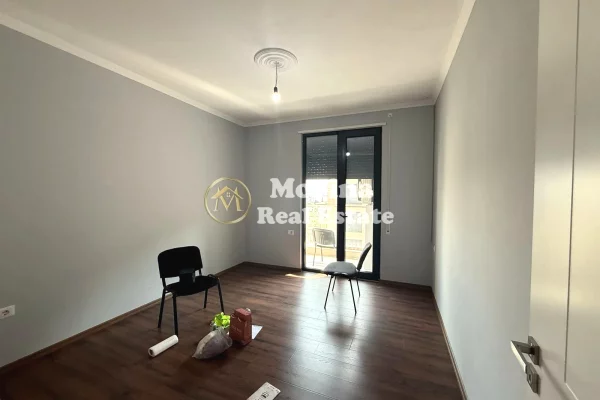Apartment for rent in Tirana 3+1, Emty
