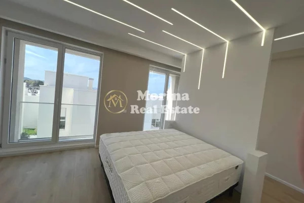 Shtepi me qera Vila Luksoze ne Tirane, 4+1, Mobilimi Pjeserisht e mobiluar, Pagesa 1,200  Euro.