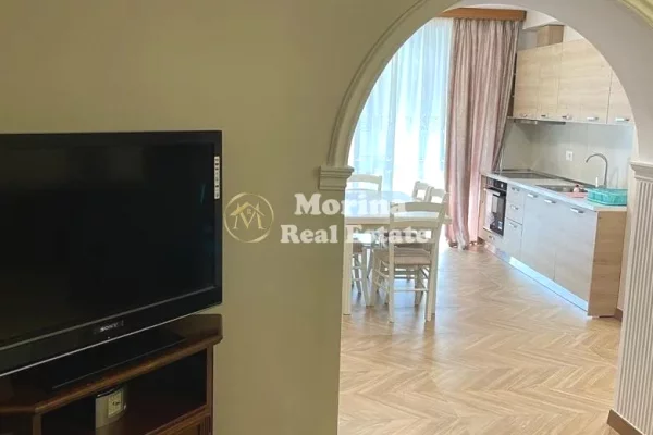 Shtepi me qera Apartament ne Tirane, 3+1, Mobilimi E mobiluar, Pagesa 750  Euro.