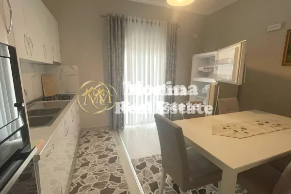 Shtepi me qera Shtepi Private ne Tirane, 2+1, Mobilimi E mobiluar, Pagesa 600  Euro.