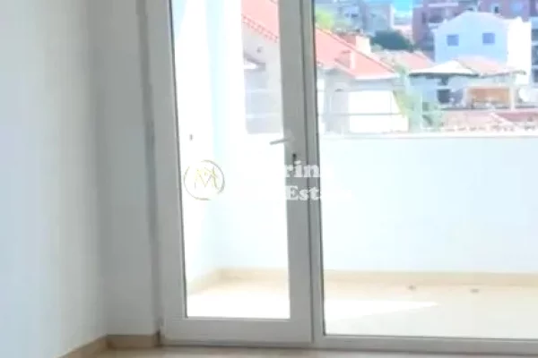 Ambient biznesi me qera 1+1 ne Tirane - 500 Euro