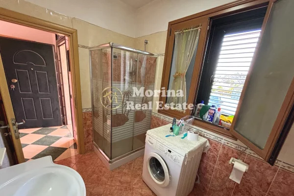 Shtepi ne shitje Vila Luksoze ne Tirane, 4+1, Mobilimi E mobiluar, Pagesa 380,000  Euro.