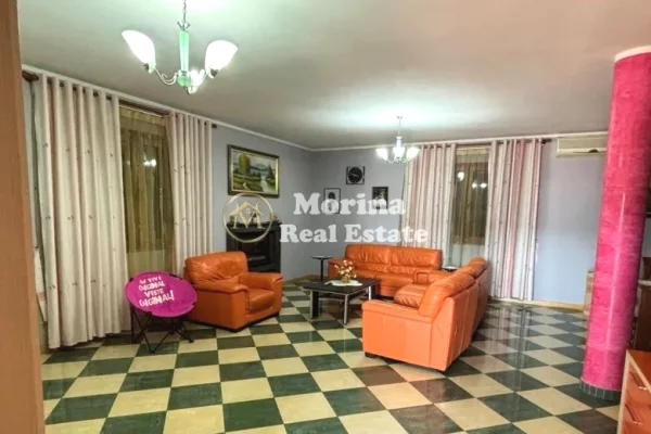 Shtepi ne shitje Vila Luksoze ne Tirane, 4+1, Mobilimi E mobiluar, Pagesa 380,000  Euro.