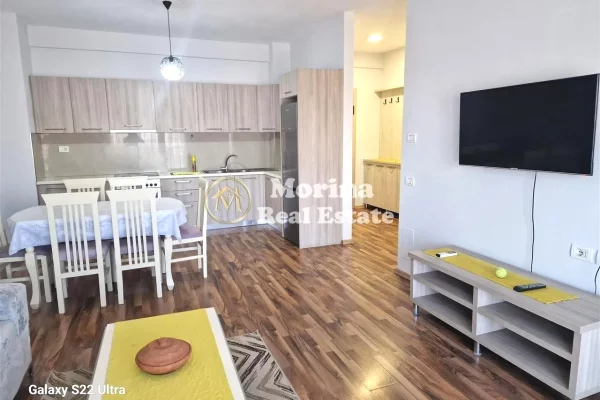 Shtepi me qera Apartament ne Tirane, 2+1, Mobilimi E mobiluar, Pagesa 650  Euro.