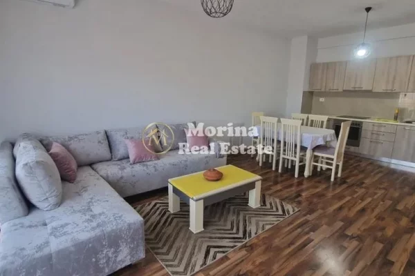 Shtepi me qera Apartament ne Tirane, 2+1, Mobilimi E mobiluar, Pagesa 650  Euro.