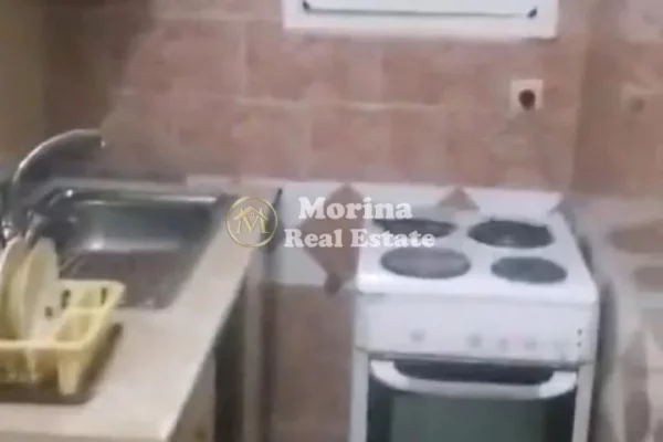 Shtepi me qera Shtepi Private ne Tirane, 1+1, Mobilimi E mobiluar, Pagesa 250  Euro.