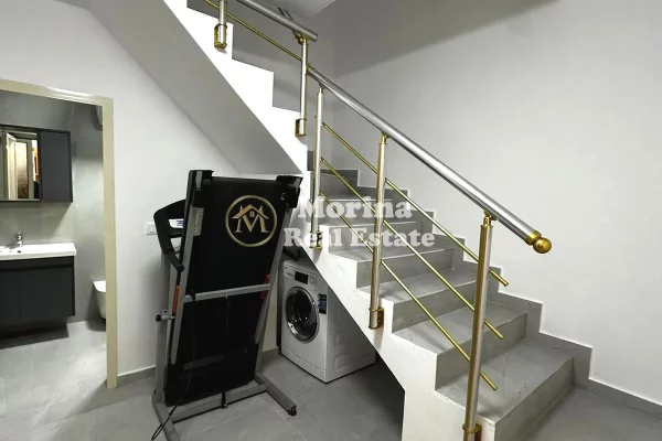 Shtepi me qera Duplex(shtepi me 2 kate) ne Tirane, 2+1, Mobilimi E mobiluar, Pagesa 700  Euro.