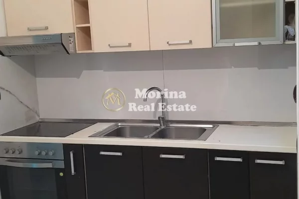 Shtepi me qera Shtepi Private ne Tirane, 1+1, Mobilimi E mobiluar, Pagesa 350  Euro.