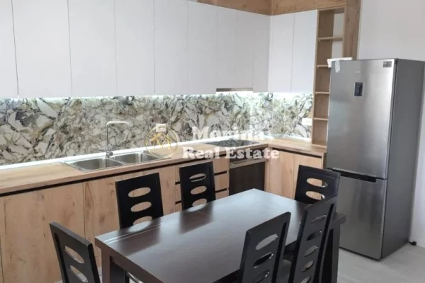 Shtepi me qera 2+1 ne Tirane - 700 Euro