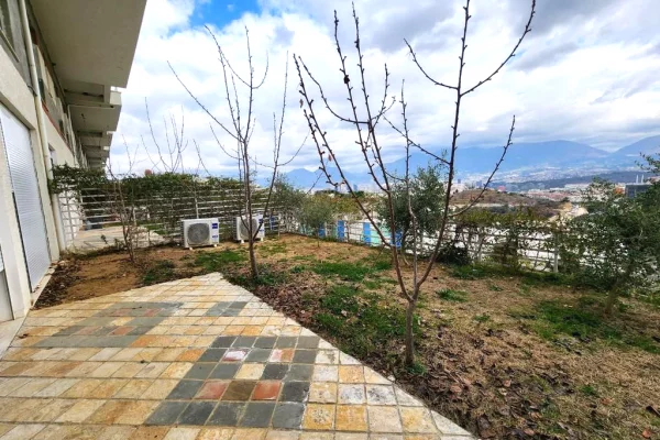 Shtepi me qera 4+1 ne Tirane - 1,800 Euro