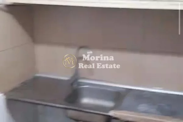 Shtepi me qera Shtepi Private ne Tirane, 2+1, Mobilimi Pjeserisht e mobiluar, Pagesa 260  Euro.