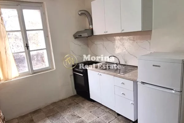 Shtepi me qera 1+1 ne Tirane - 300 Euro