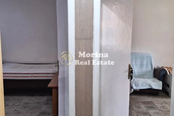 Shtepi me qera Apartament ne Tirane, 1+1, Mobilimi E mobiluar, Pagesa 300  Euro.