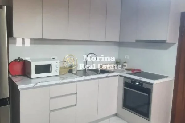 Shtepi me qera Vila Luksoze ne Tirane, 3+1, Mobilimi E mobiluar, Pagesa 600  Euro.