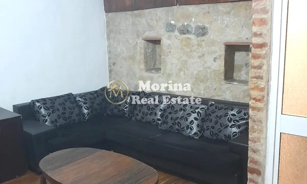 Shtepi me qera Shtepi Private ne Tirane, 1+1, Mobilimi E mobiluar, Pagesa 250  Euro.
