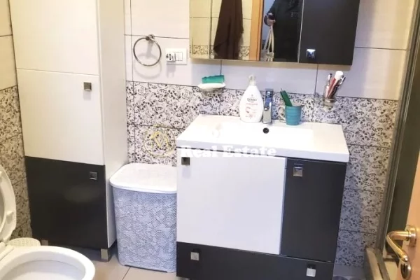 Shtepi me qera 1+1 ne Tirane - 400 Euro