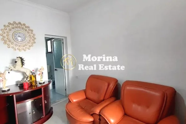 Shtepi me qera 2+1 ne Tirane - 450 Euro