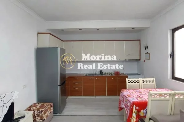 Shtepi me qera Shtepi Private ne Tirane, 2+1, Mobilimi E mobiluar, Pagesa 450  Euro.