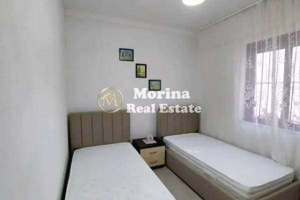 Shtepi me qera Shtepi Private ne Tirane, 2+1, Mobilimi E mobiluar, Pagesa 450  Euro.