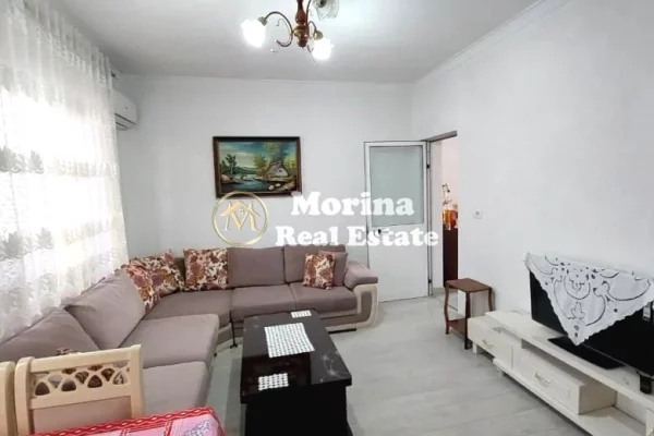 Shtepi me qera Shtepi Private ne Tirane, 2+1, Mobilimi E mobiluar, Pagesa 450  Euro.