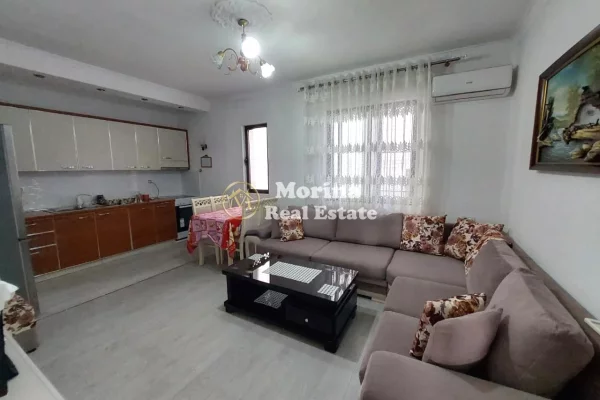 Shtepi me qera Shtepi Private ne Tirane, 2+1, Mobilimi E mobiluar, Pagesa 450  Euro.