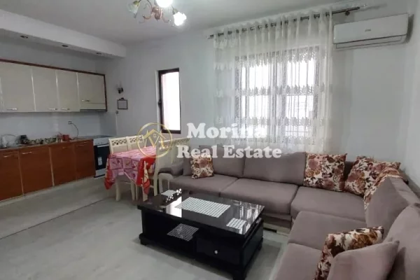 Shtepi me qera Shtepi Private ne Tirane, 2+1, Mobilimi E mobiluar, Pagesa 450  Euro.