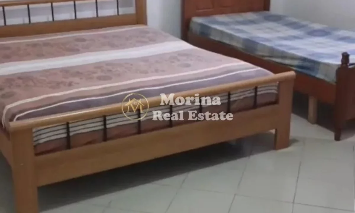 Shtepi me qera Shtepi Private ne Tirane, 1+1, Mobilimi E mobiluar, Pagesa 300  Euro.