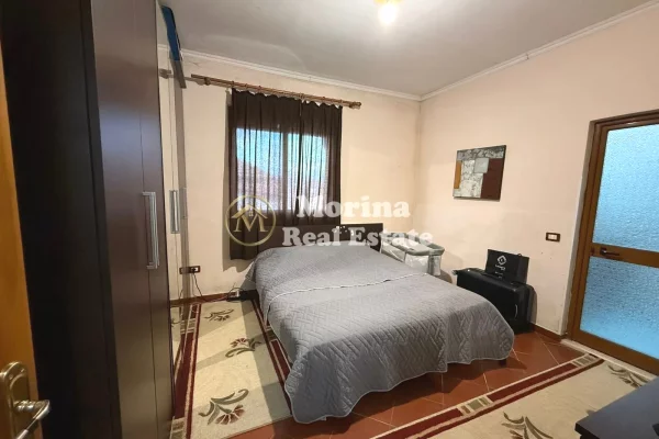 Shtepi me qera Apartament ne Tirane, 2+1, Mobilimi E mobiluar, Pagesa 300  Euro.