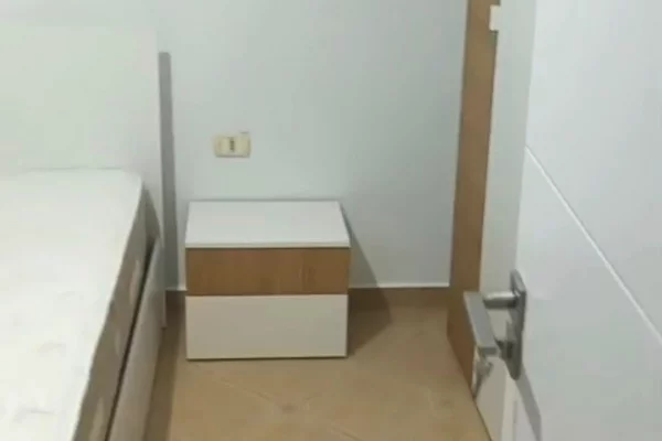 Shtepi me qera Apartament ne Tirane, 2+1, Mobilimi E mobiluar, Pagesa 500  Euro.