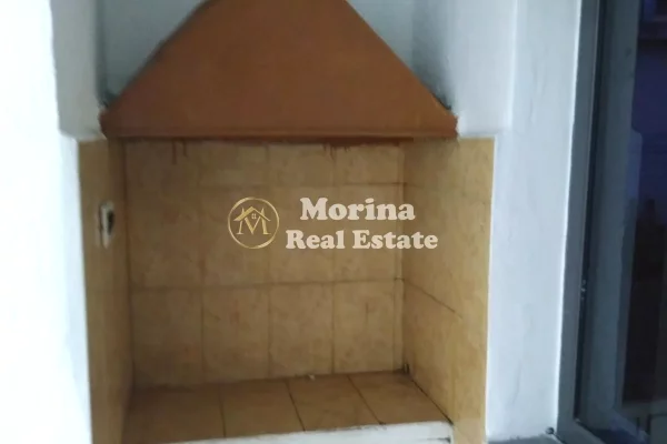 Shtepi me qera Apartament ne Tirane, 2+1, Mobilimi Bosh, pa mobiluar, Pagesa 350  Euro.