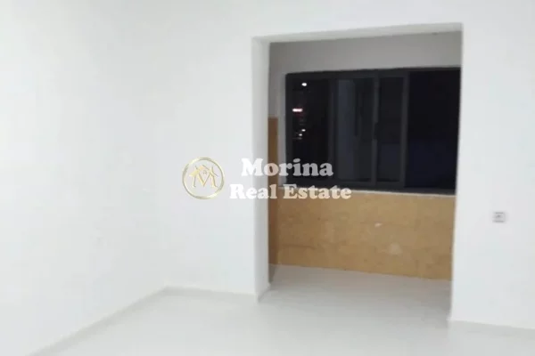 Shtepi me qera Apartament ne Tirane, 2+1, Mobilimi Bosh, pa mobiluar, Pagesa 350  Euro.