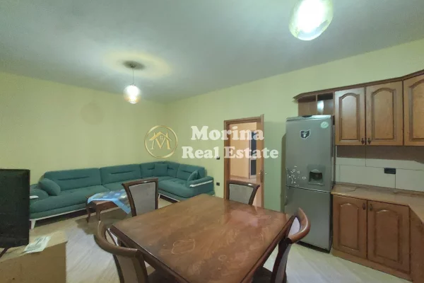 Shtepi me qera Shtepi Private ne Tirane, 3+1, Mobilimi E mobiluar, Pagesa 600  Euro.