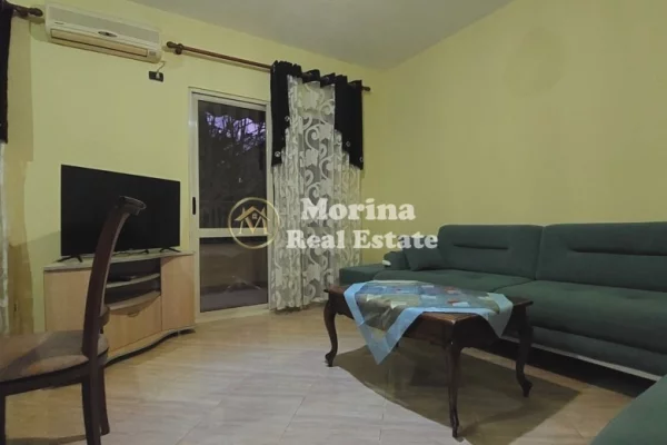 Shtepi me qera Shtepi Private ne Tirane, 3+1, Mobilimi E mobiluar, Pagesa 600  Euro.