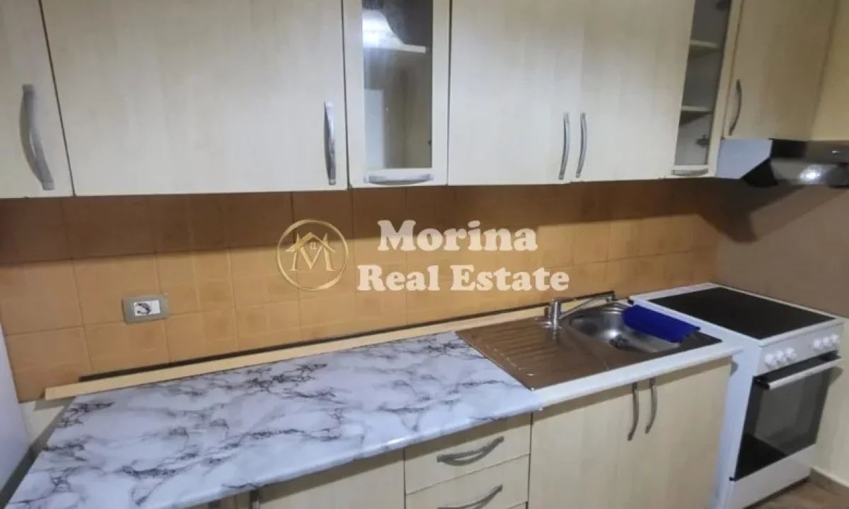 Shtepi me qera Shtepi Private ne Tirane, 2+1, Mobilimi E mobiluar, Pagesa 450  Euro.