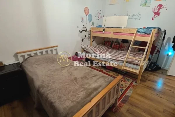 Shtepi ne shitje Apartament ne Tirane, 2+1, Mobilimi E mobiluar, Pagesa 195,800  Euro.