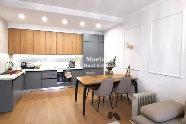 Shtepi ne shitje Apartament ne Tirane, 2+1, Mobilimi E mobiluar, Pagesa 213,210  Euro.