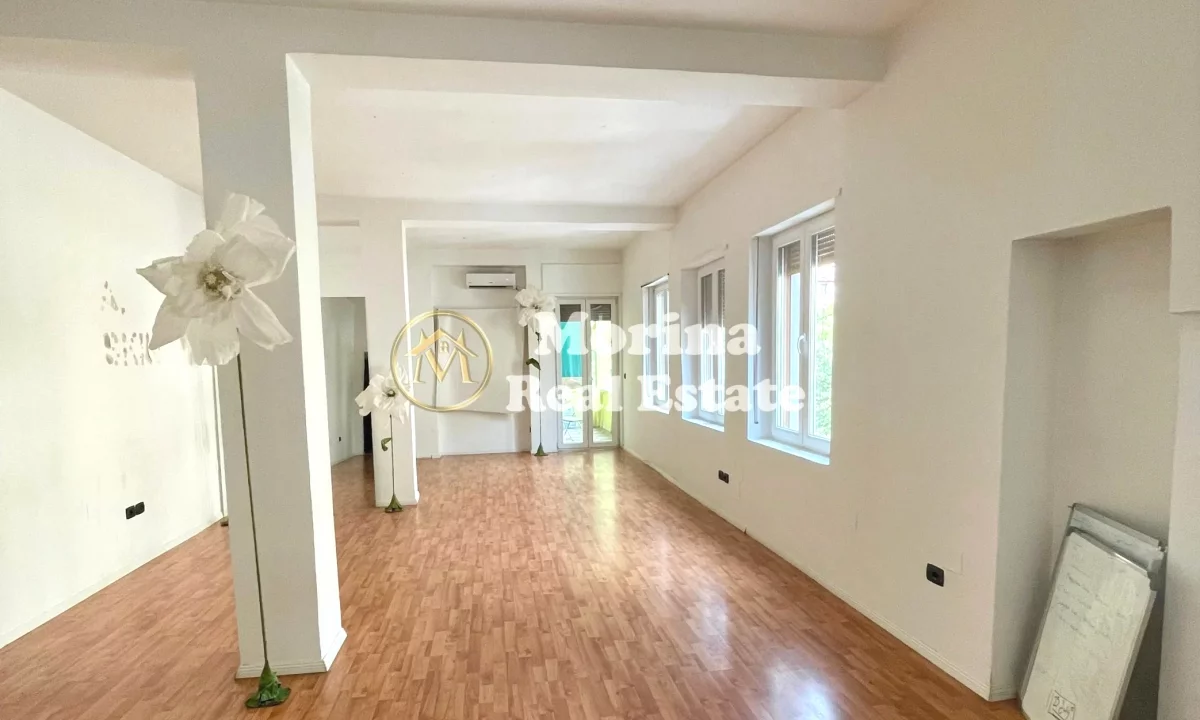 Qera | Ambjent Biznesi | Blloku | 800 Euro/muaj