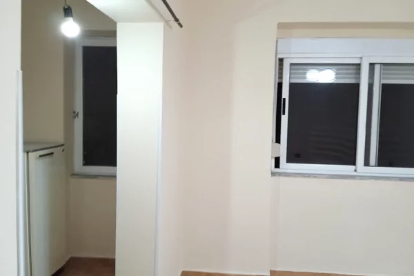 Shitet Apartament 2+1 Medreseja,136000