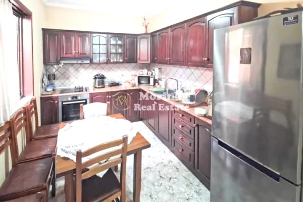 Shtepi ne shitje 6+1 ne Tirane - 500,000 Euro