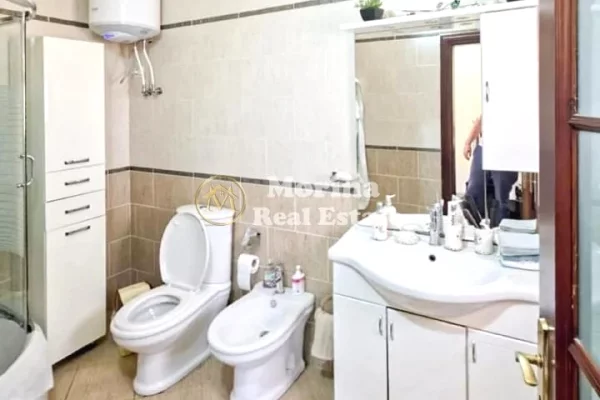 Shtepi ne shitje Shtepi Private ne Tirane, 6+1, Mobilimi E mobiluar, Pagesa 500,000  Euro.