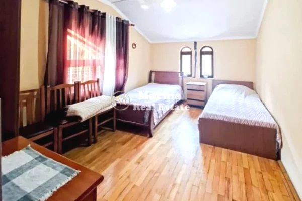 Shtepi ne shitje Shtepi Private ne Tirane, 6+1, Mobilimi E mobiluar, Pagesa 500,000  Euro.