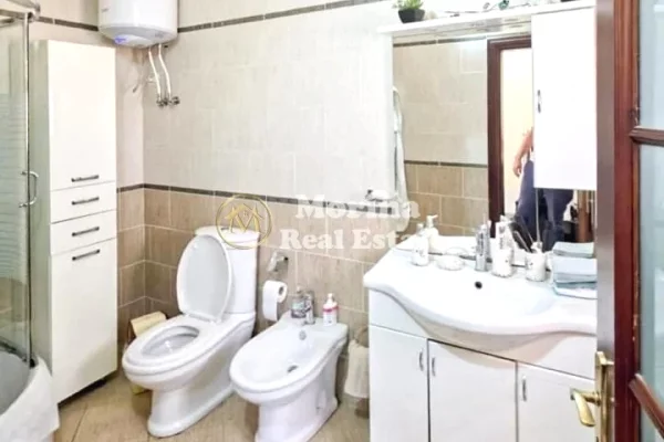 Shtepi ne shitje Shtepi Private ne Tirane, 6+1, Mobilimi E mobiluar, Pagesa 500,000  Euro.